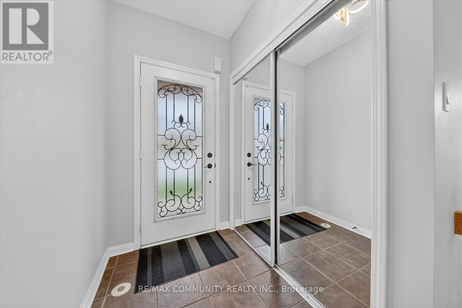 924 Zelinsky Crescent, Milton, Ontario L9T 0L5 - Photo 5 - W13140538