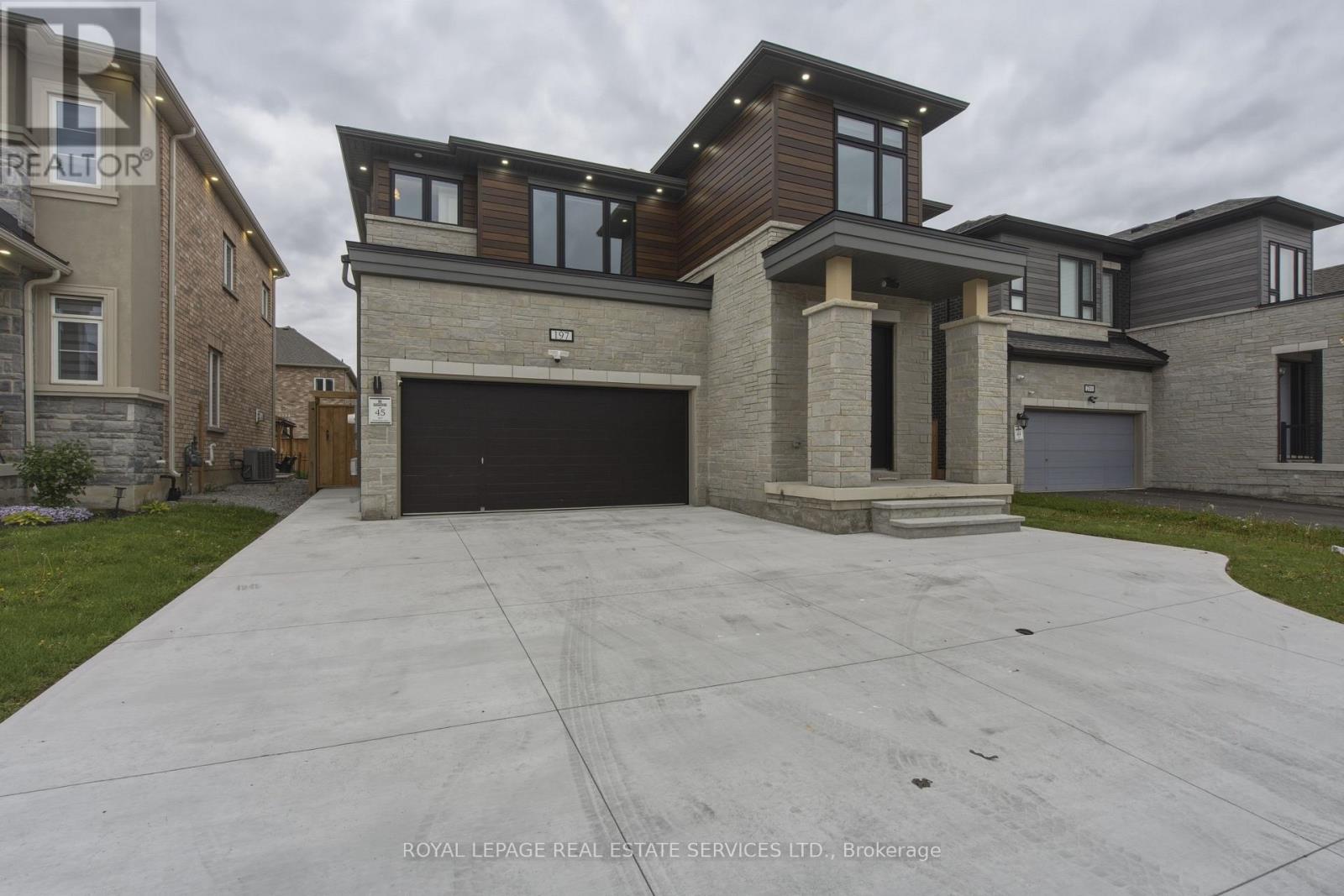 197 Whittington Drive, Hamilton, Ontario  L9K 0H6 - Photo 2 - X13140540