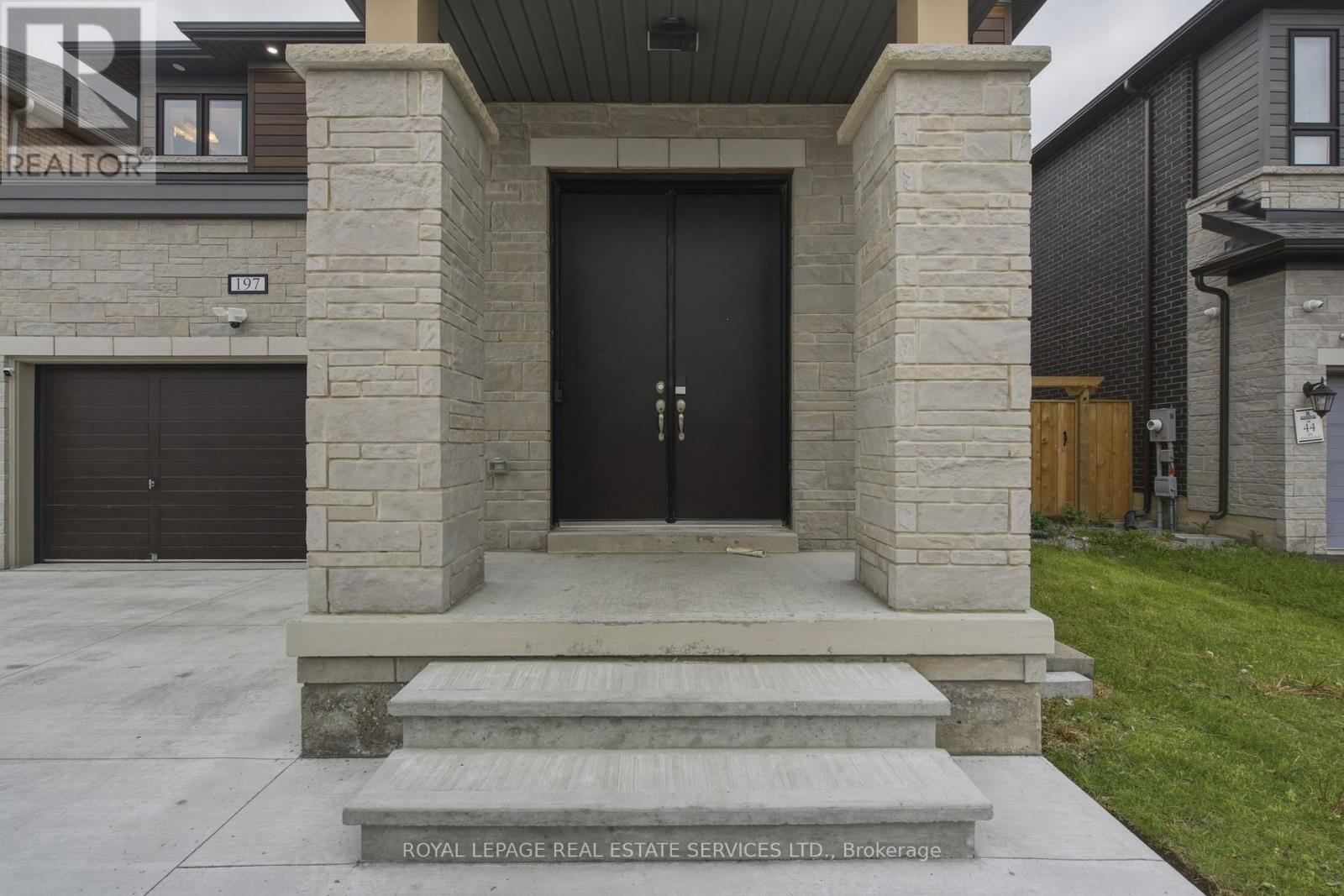 197 Whittington Drive, Hamilton, Ontario  L9K 0H6 - Photo 3 - X13140540