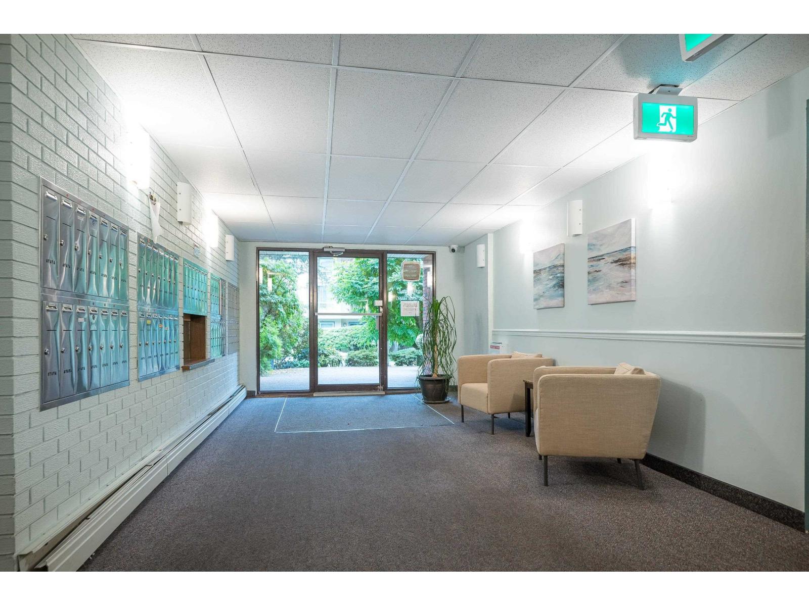 114 1442 Blackwood Street, White Rock, British Columbia  V4B 3V5 - Photo 3 - R3124226
