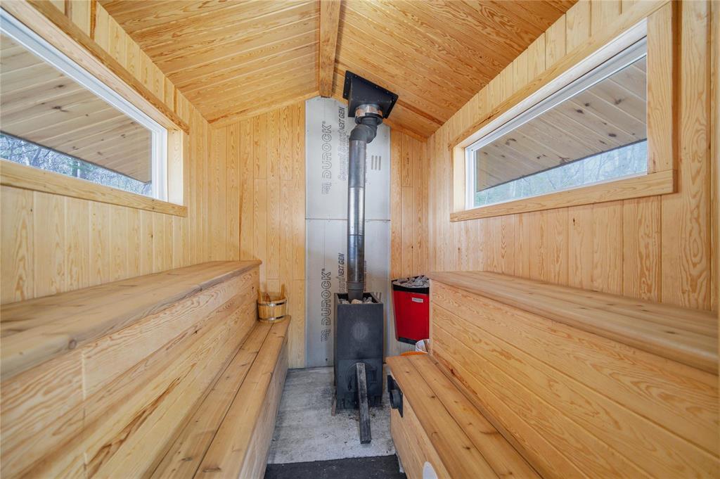 7 Mcdougall's Bay, West Hawk Lake, Manitoba R0E 2H0 - Photo 32 - 202610858