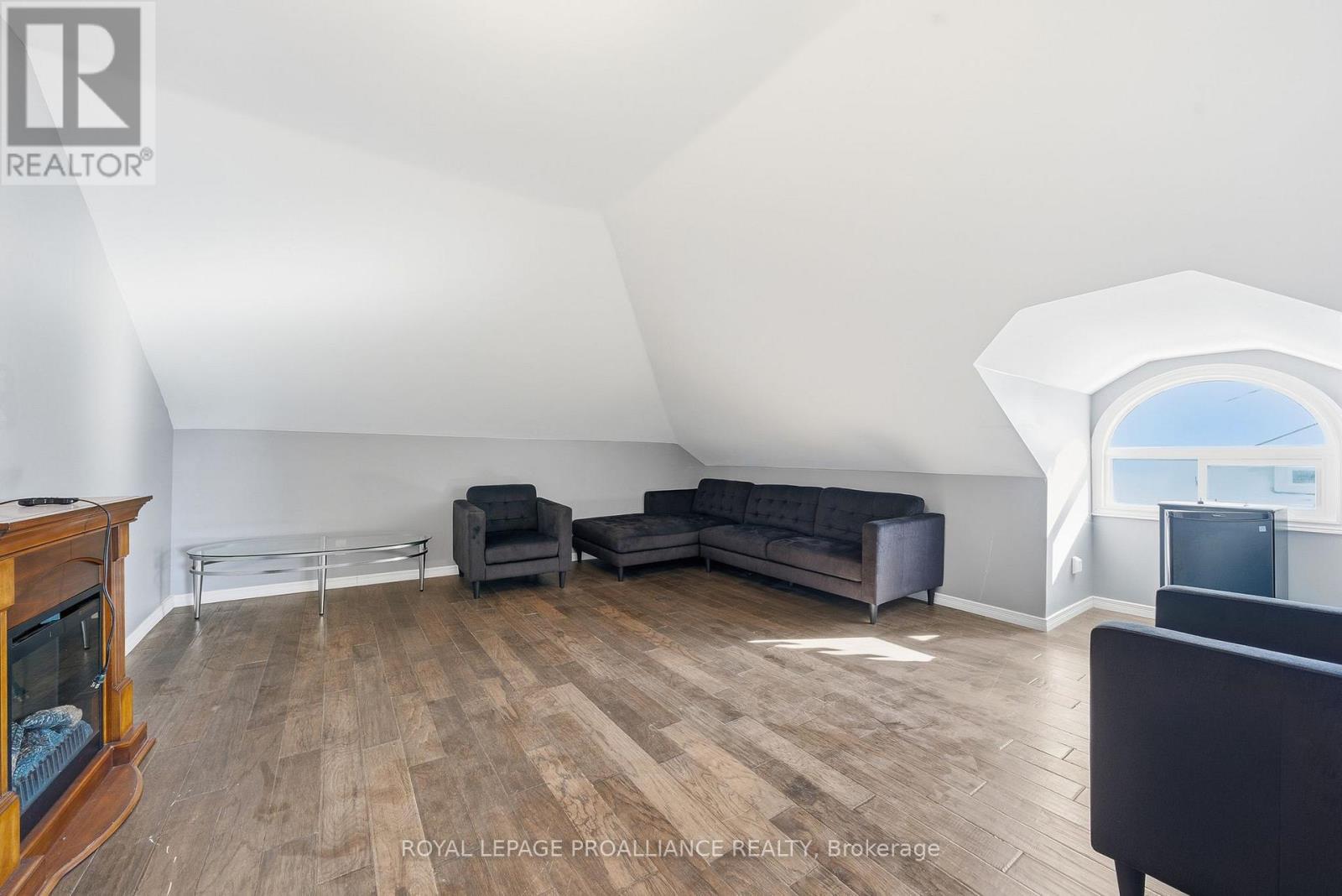 219 Charles Street, Belleville, Ontario  K8N 3M3 - Photo 43 - X12940882