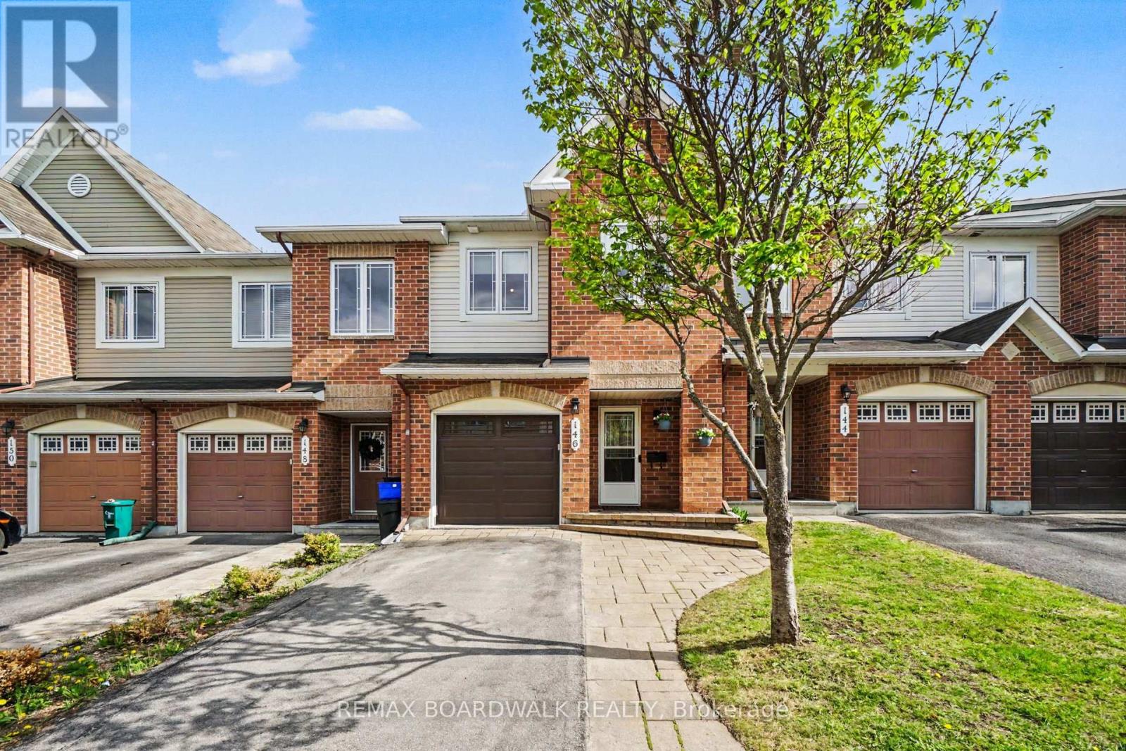 146 Marrissa Avenue, Ottawa, Ontario  K1J 0A6 - Photo 1 - X13140642