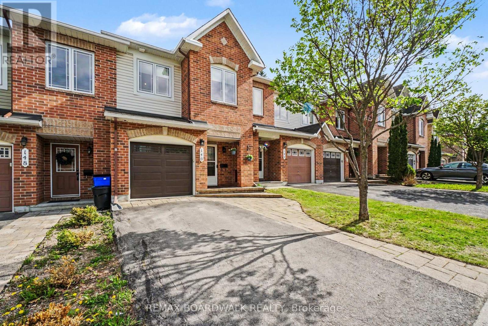 146 Marrissa Avenue, Ottawa, Ontario  K1J 0A6 - Photo 2 - X13140642