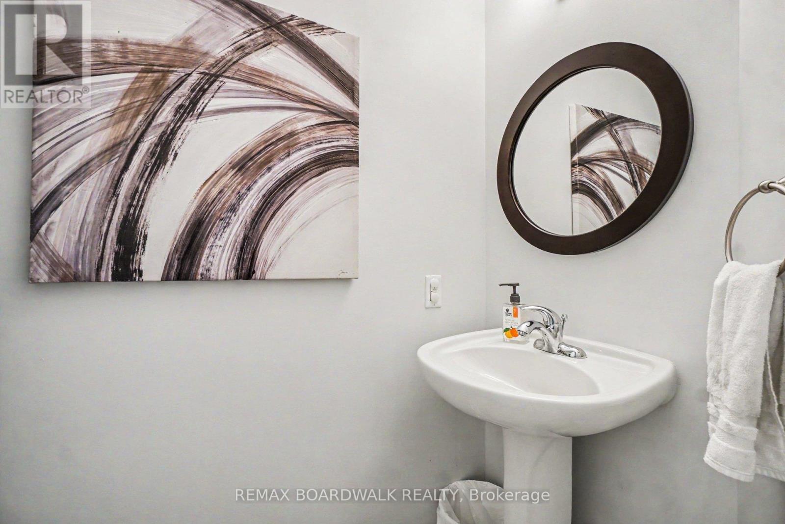 146 Marrissa Avenue, Ottawa, Ontario  K1J 0A6 - Photo 4 - X13140642