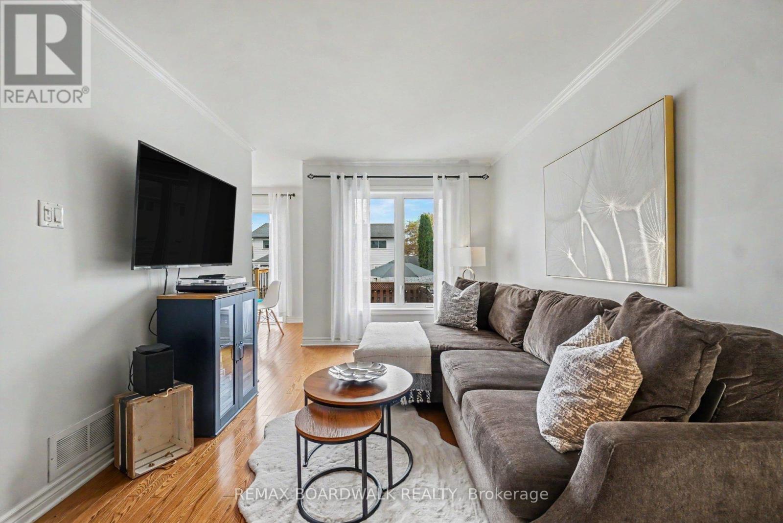 146 Marrissa Avenue, Ottawa, Ontario  K1J 0A6 - Photo 8 - X13140642