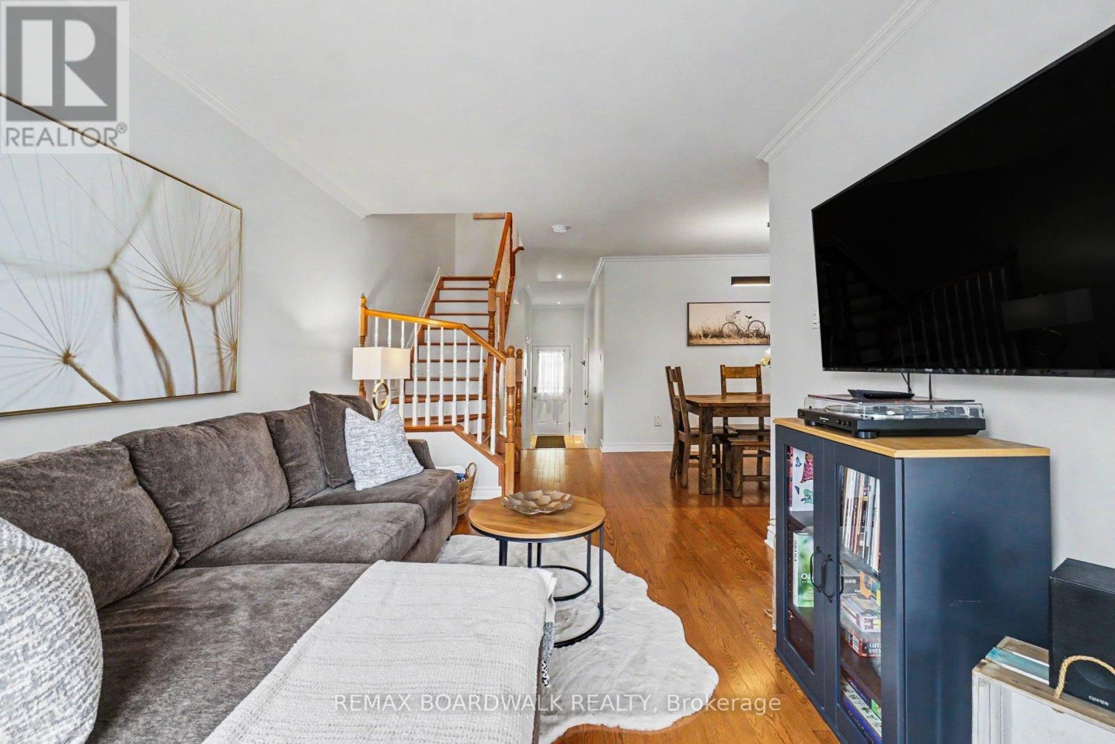 146 Marrissa Avenue, Ottawa, Ontario  K1J 0A6 - Photo 9 - X13140642