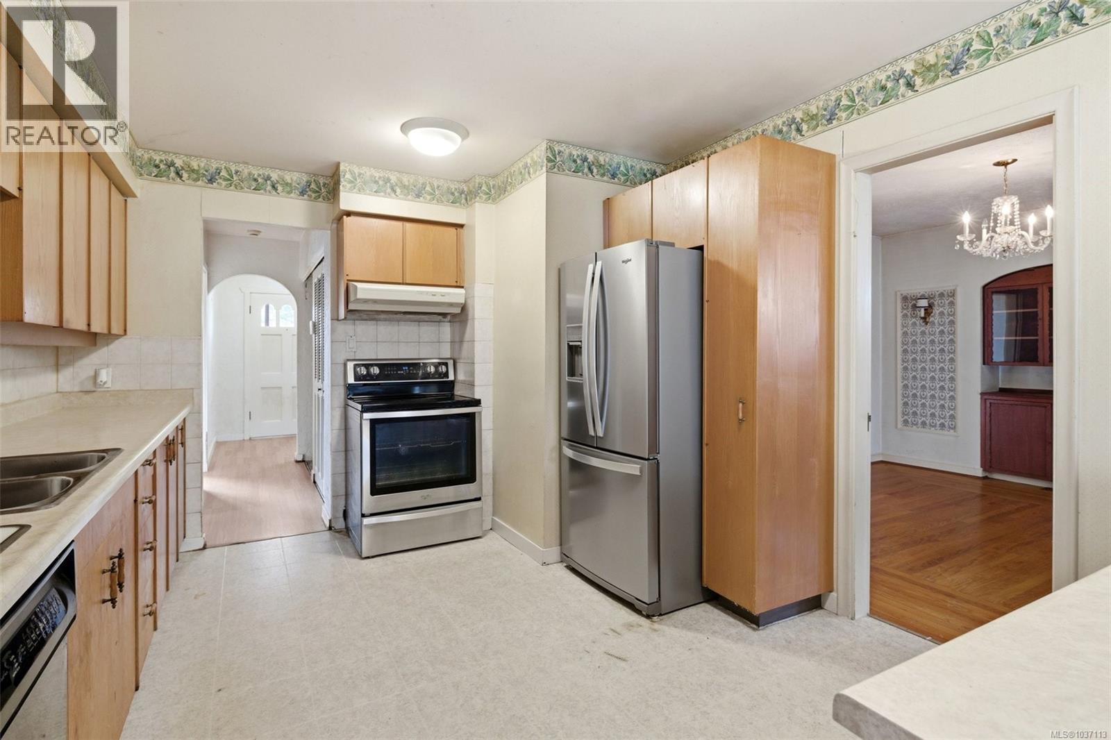 1790 Denman St, Victoria, British Columbia  V8R 1Y4 - Photo 10 - 1037113