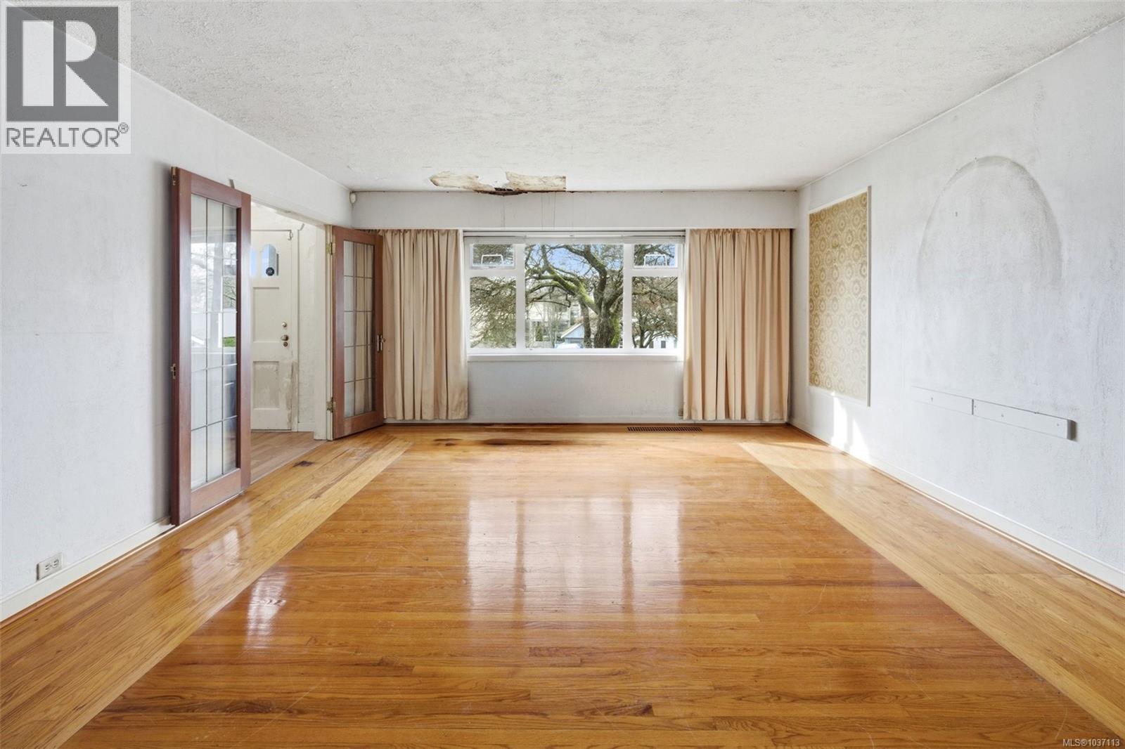 1790 Denman St, Victoria, British Columbia  V8R 1Y4 - Photo 5 - 1037113