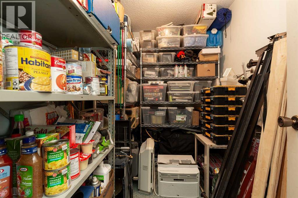 A&b, 625 Columbia Boulevard W, Lethbridge, Alberta  T1K 5K3 - Photo 23 - A2310967