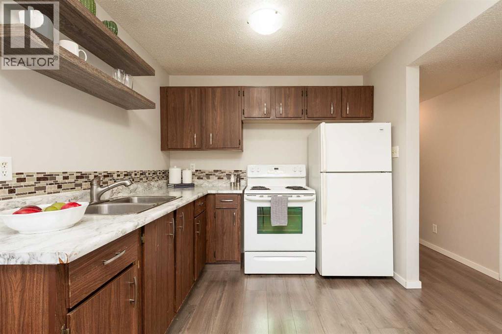 A&b, 625 Columbia Boulevard W, Lethbridge, Alberta  T1K 5K3 - Photo 5 - A2310967