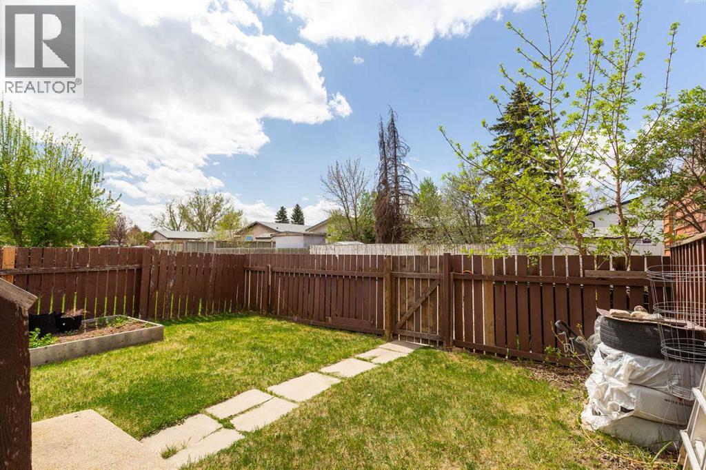 A&b, 625 Columbia Boulevard W, Lethbridge, Alberta  T1K 5K3 - Photo 25 - A2310967