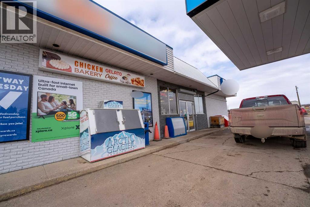 5702 2a Highway, Ponoka, Alberta  T4J 1M1 - Photo 4 - A2271005