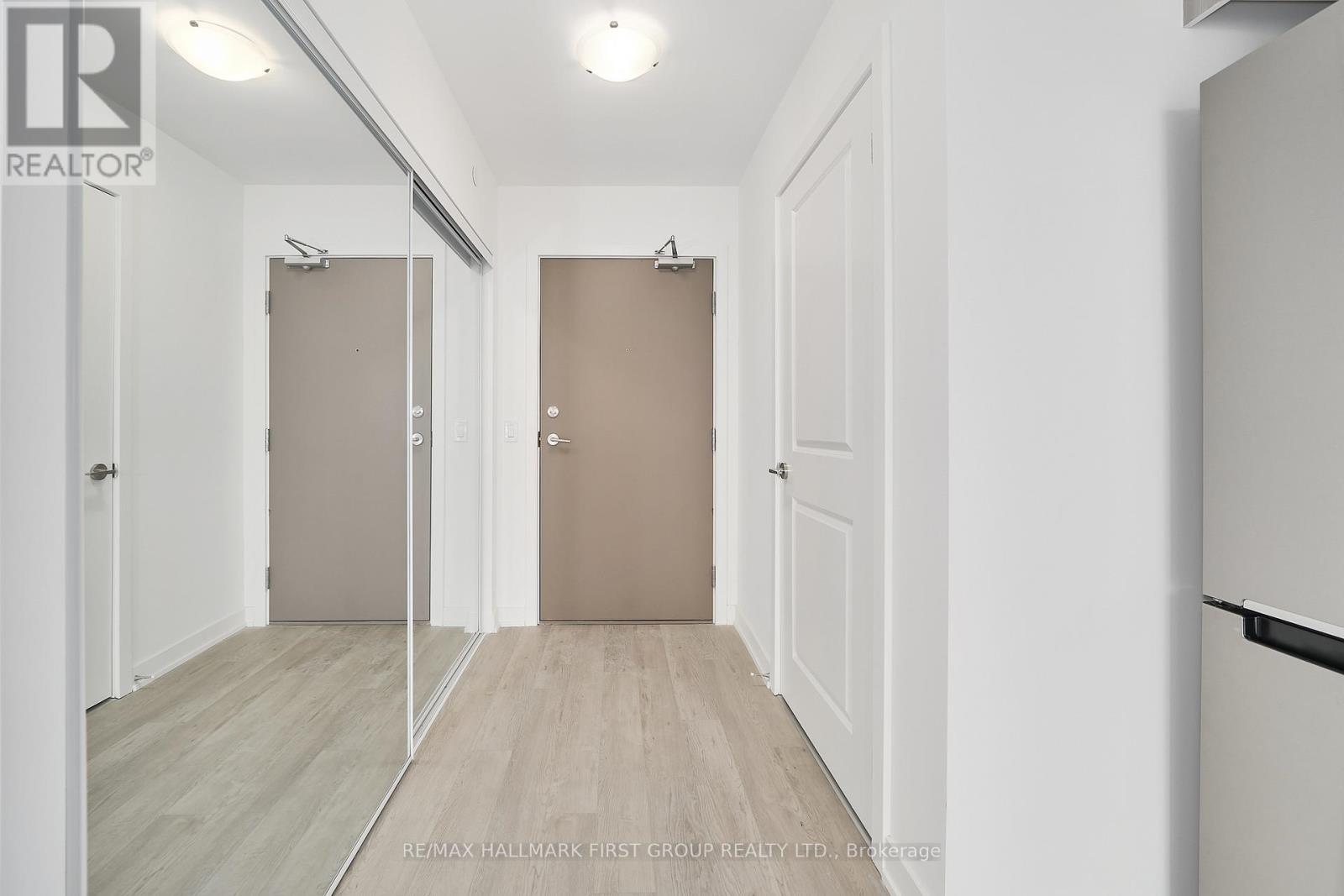 1904 - 1010 Sandy Beach Road, Pickering, Ontario  L1W 0C7 - Photo 2 - E13140592