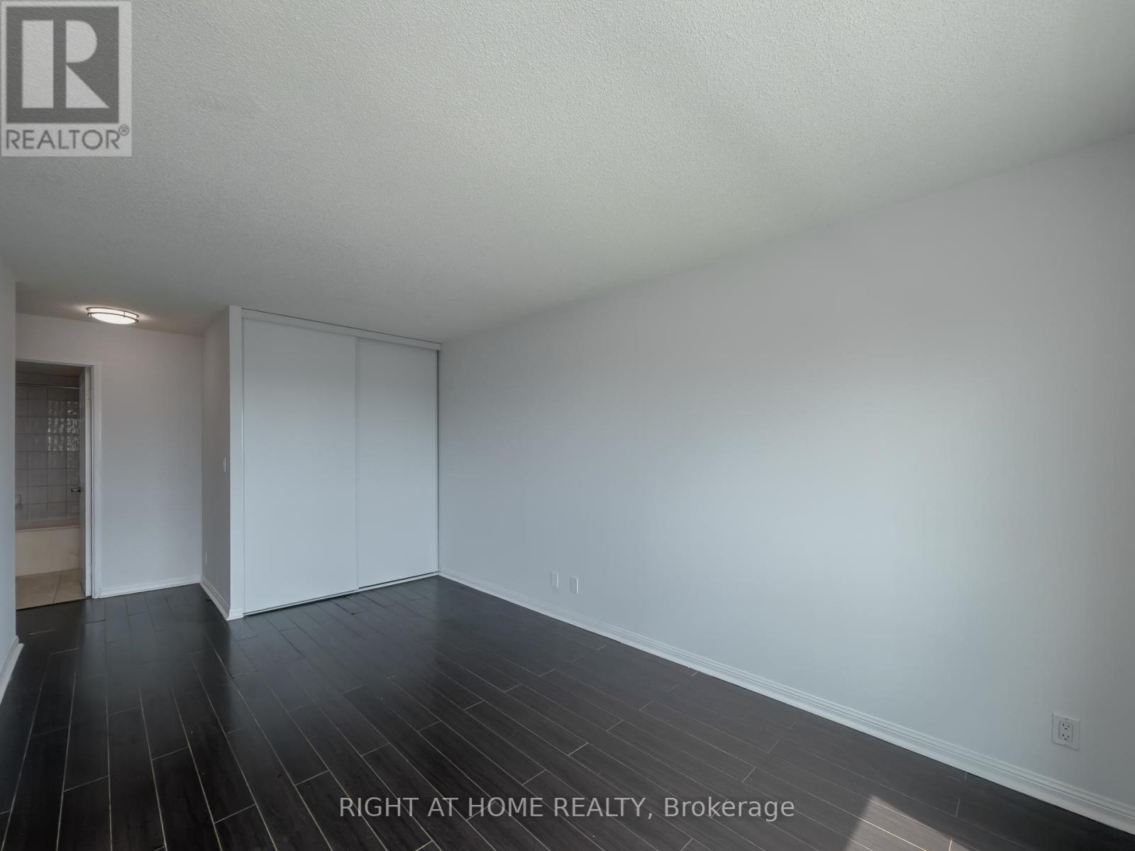 1008 - 8 Lee Centre Drive, Toronto, Ontario  M1H 3H8 - Photo 18 - E13140634