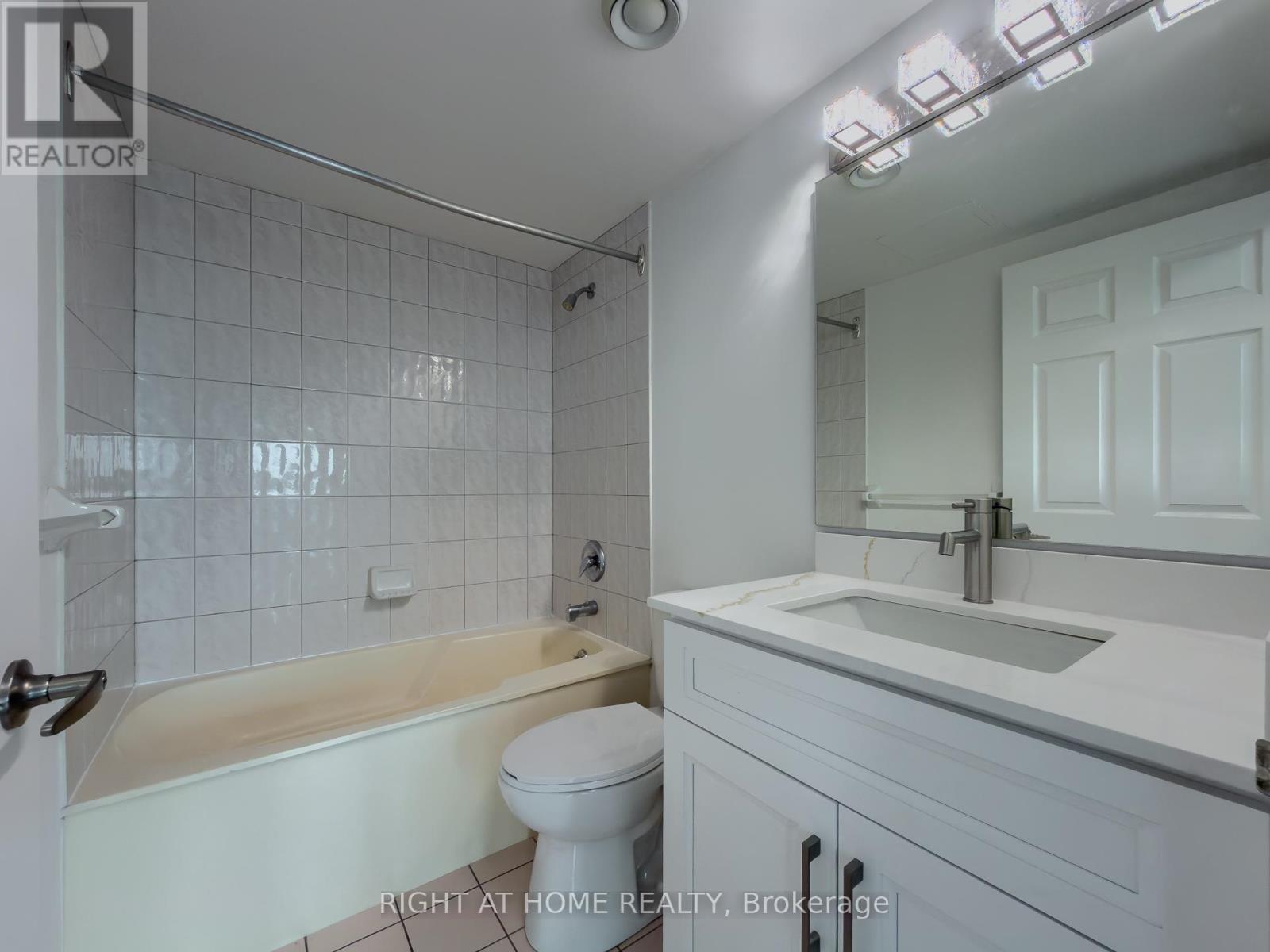 1008 - 8 Lee Centre Drive, Toronto, Ontario  M1H 3H8 - Photo 27 - E13140634