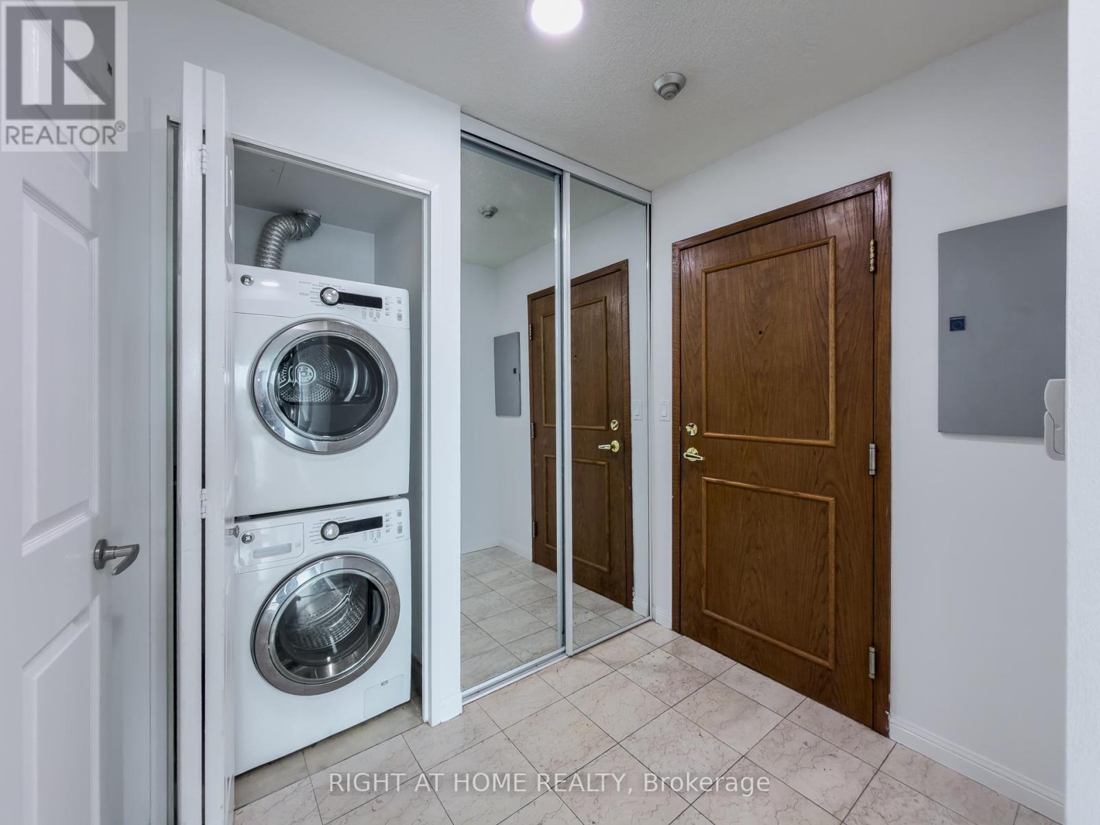 1008 - 8 Lee Centre Drive, Toronto, Ontario  M1H 3H8 - Photo 29 - E13140634