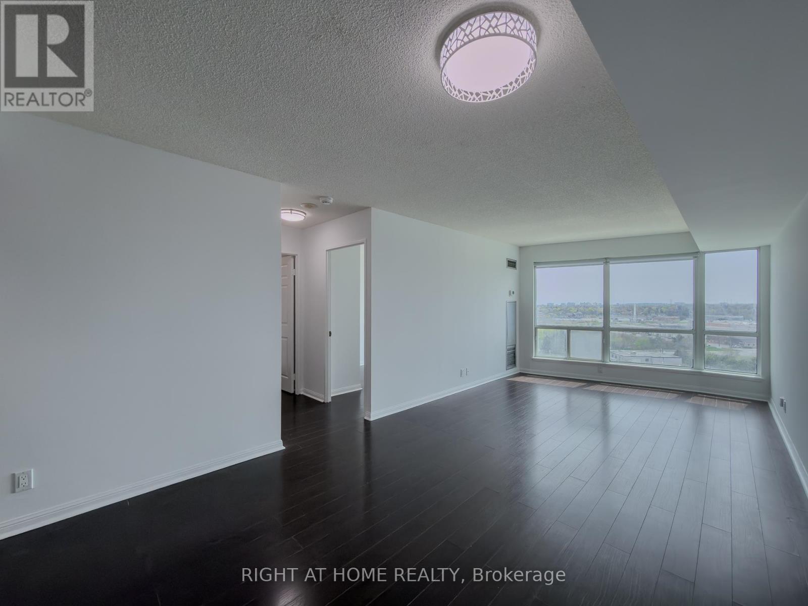 1008 - 8 Lee Centre Drive, Toronto, Ontario  M1H 3H8 - Photo 4 - E13140634