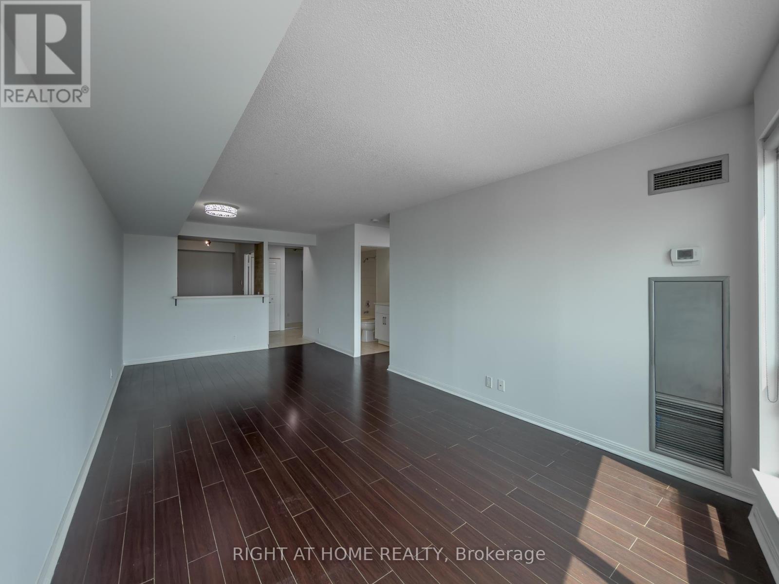 1008 - 8 Lee Centre Drive, Toronto, Ontario  M1H 3H8 - Photo 5 - E13140634