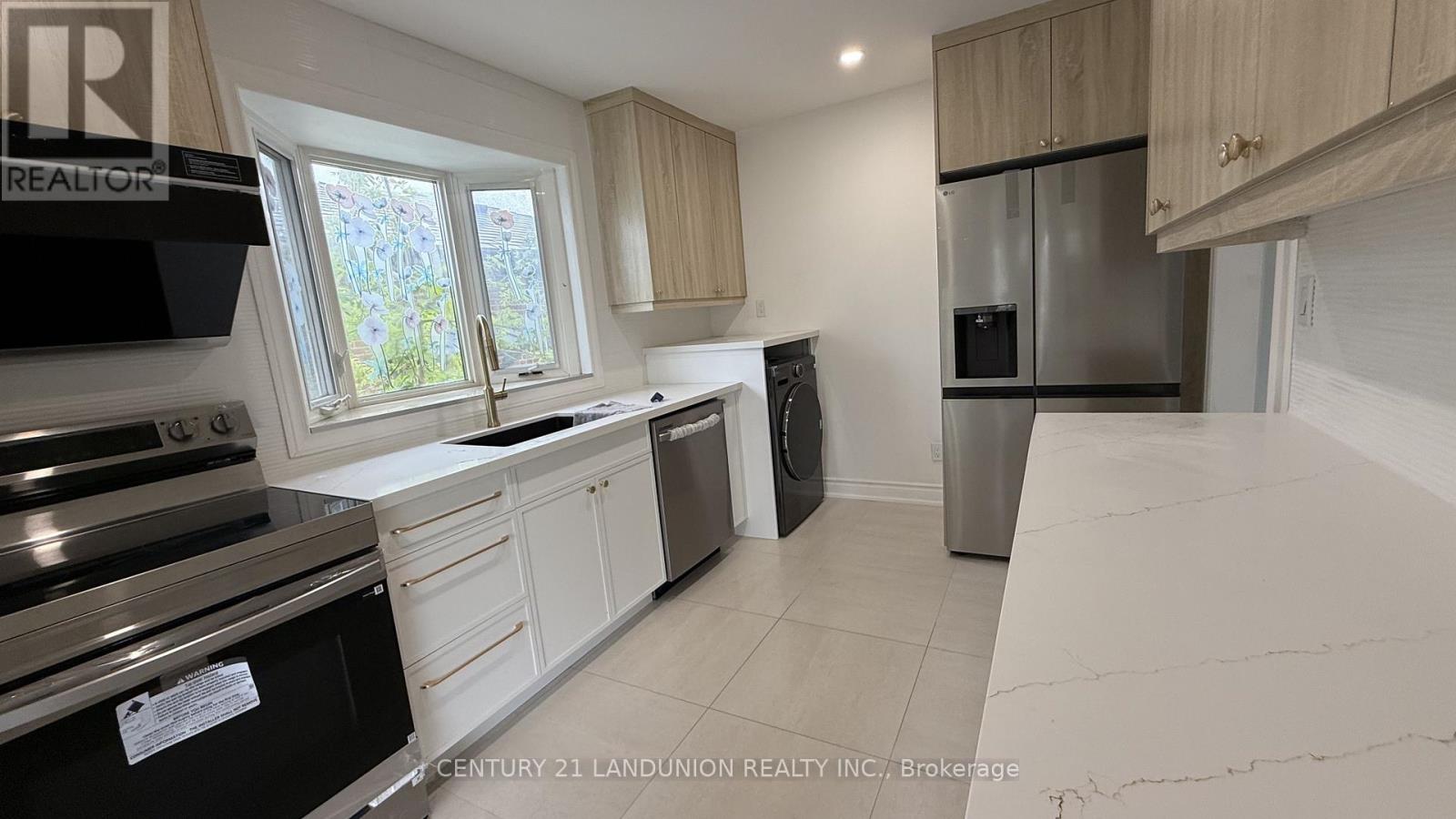 422 Lynett Crescent, Richmond Hill, Ontario  L4C 2V7 - Photo 5 - N13140608