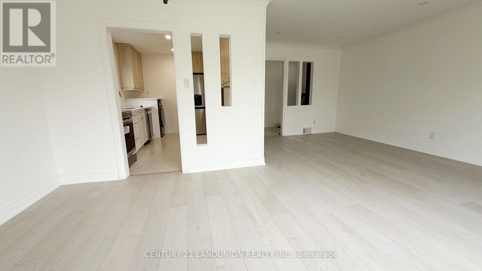 422 Lynett Crescent, Richmond Hill, Ontario  L4C 2V7 - Photo 6 - N13140608