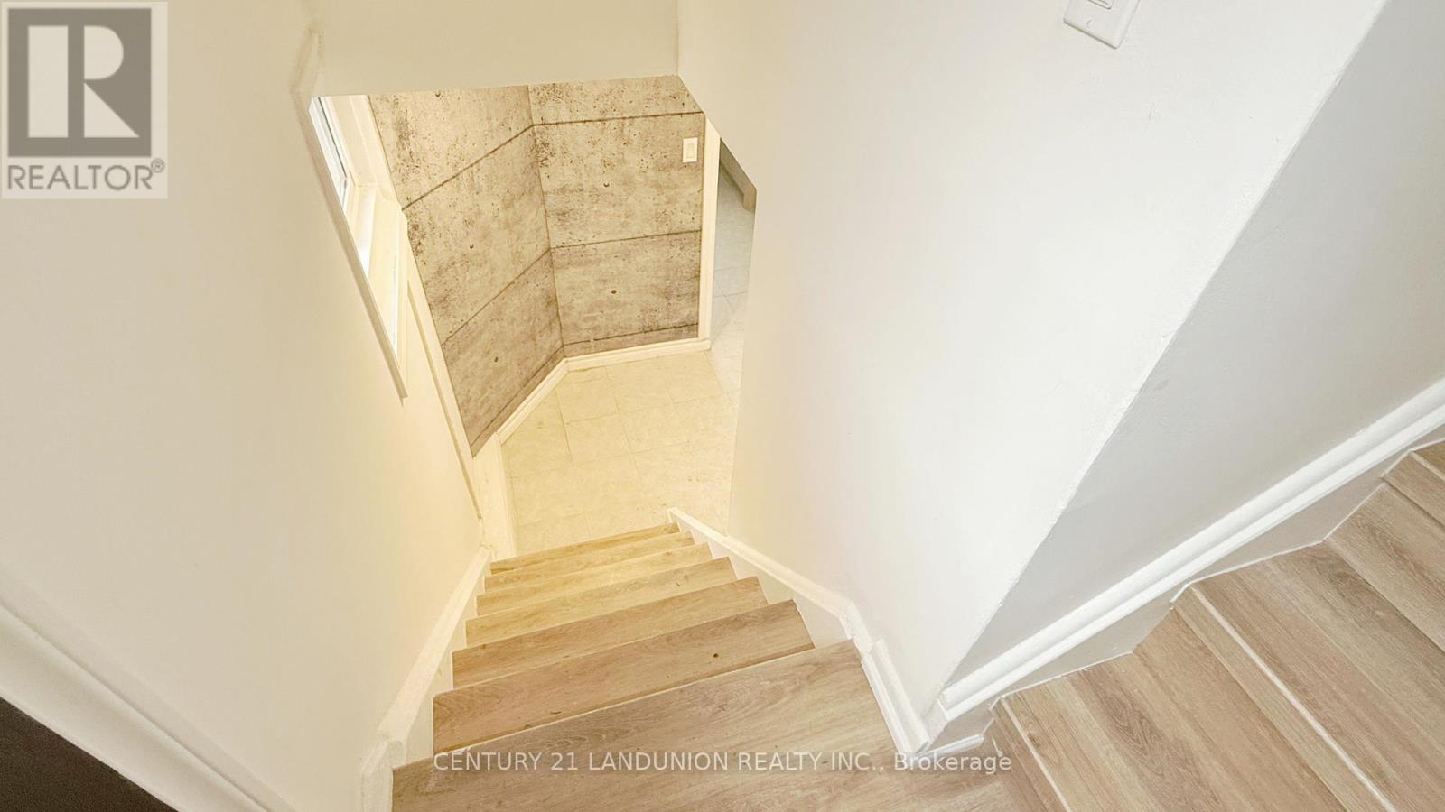 422 Lynett Crescent, Richmond Hill, Ontario  L4C 2V7 - Photo 3 - N13140640