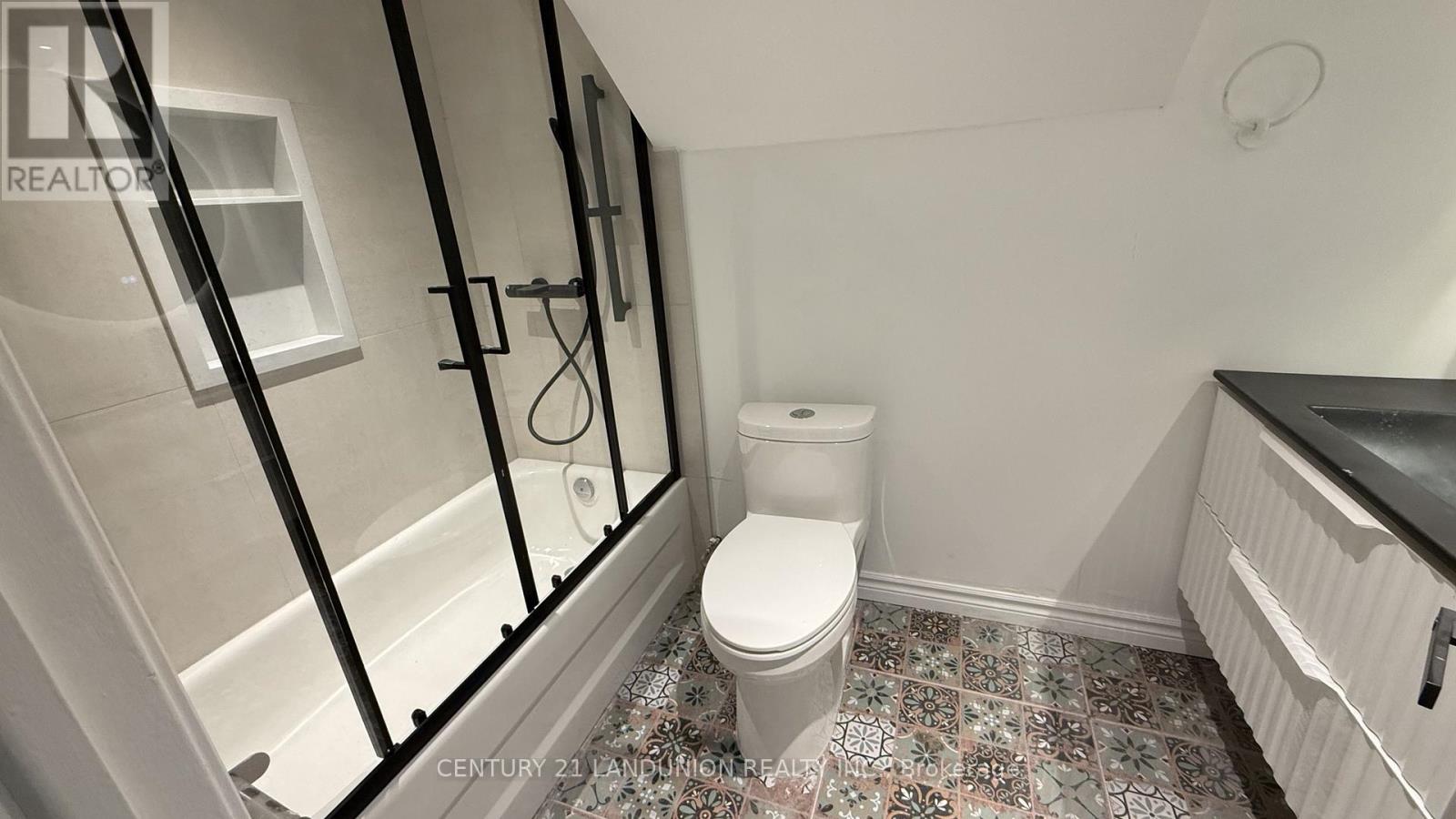 422 Lynett Crescent, Richmond Hill, Ontario  L4C 2V7 - Photo 9 - N13140640