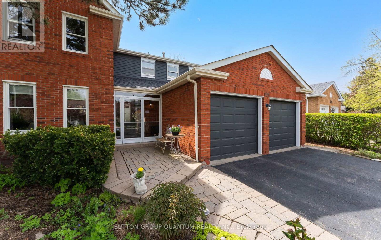 1777 Folkway Drive, Mississauga, Ontario  L5L 2X1 - Photo 2 - W13140648
