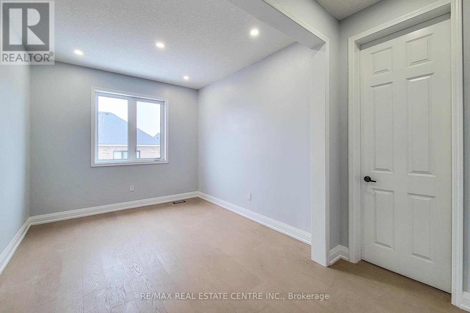 80 Larry Crescent, Haldimand, Ontario  N3W 0B2 - Photo 36 - X12817452