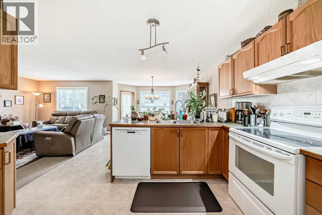 203 West Lakeview Circle, Chestermere, Alberta  T1X 1M5 - Photo 8 - A2310713