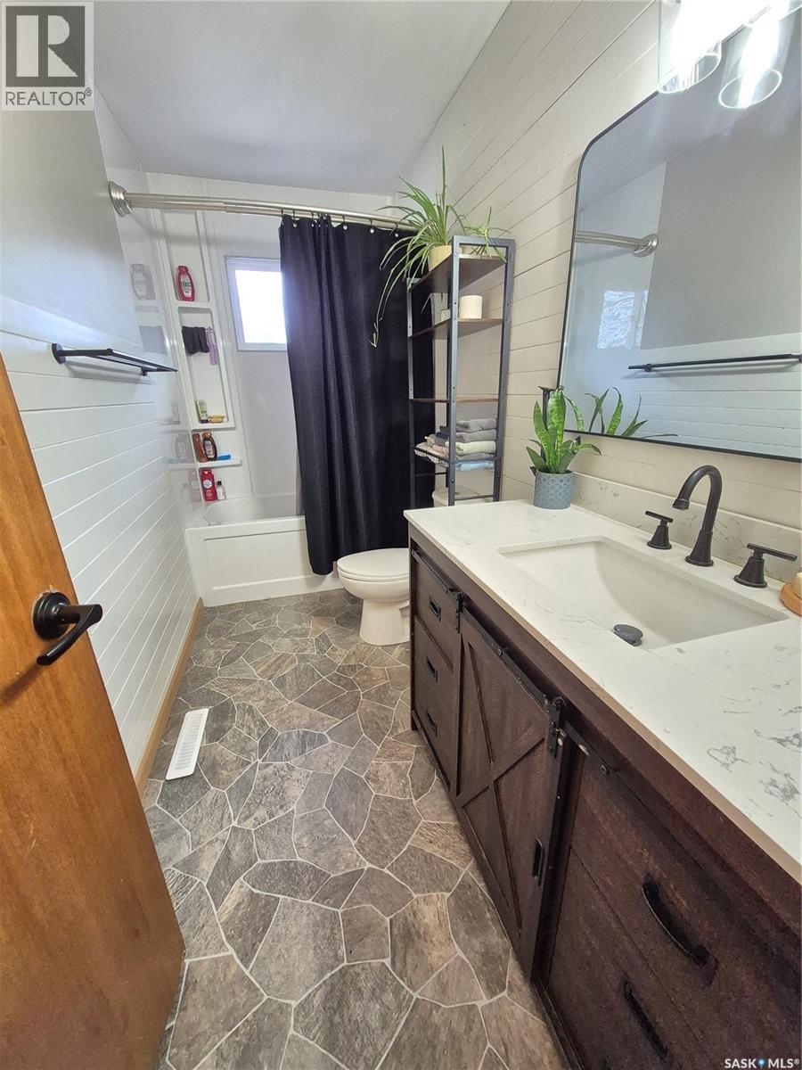 451 Woodlawn Crescent, Weyburn, Saskatchewan  S4H 0X5 - Photo 23 - SK036274