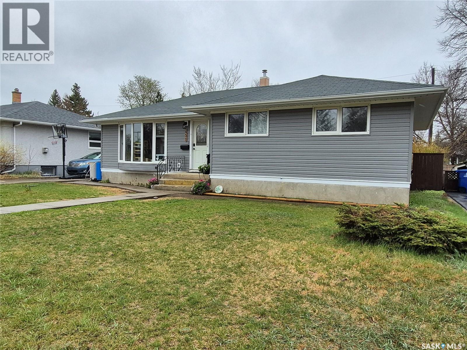 451 Woodlawn Crescent, Weyburn, Saskatchewan  S4H 0X5 - Photo 46 - SK036274