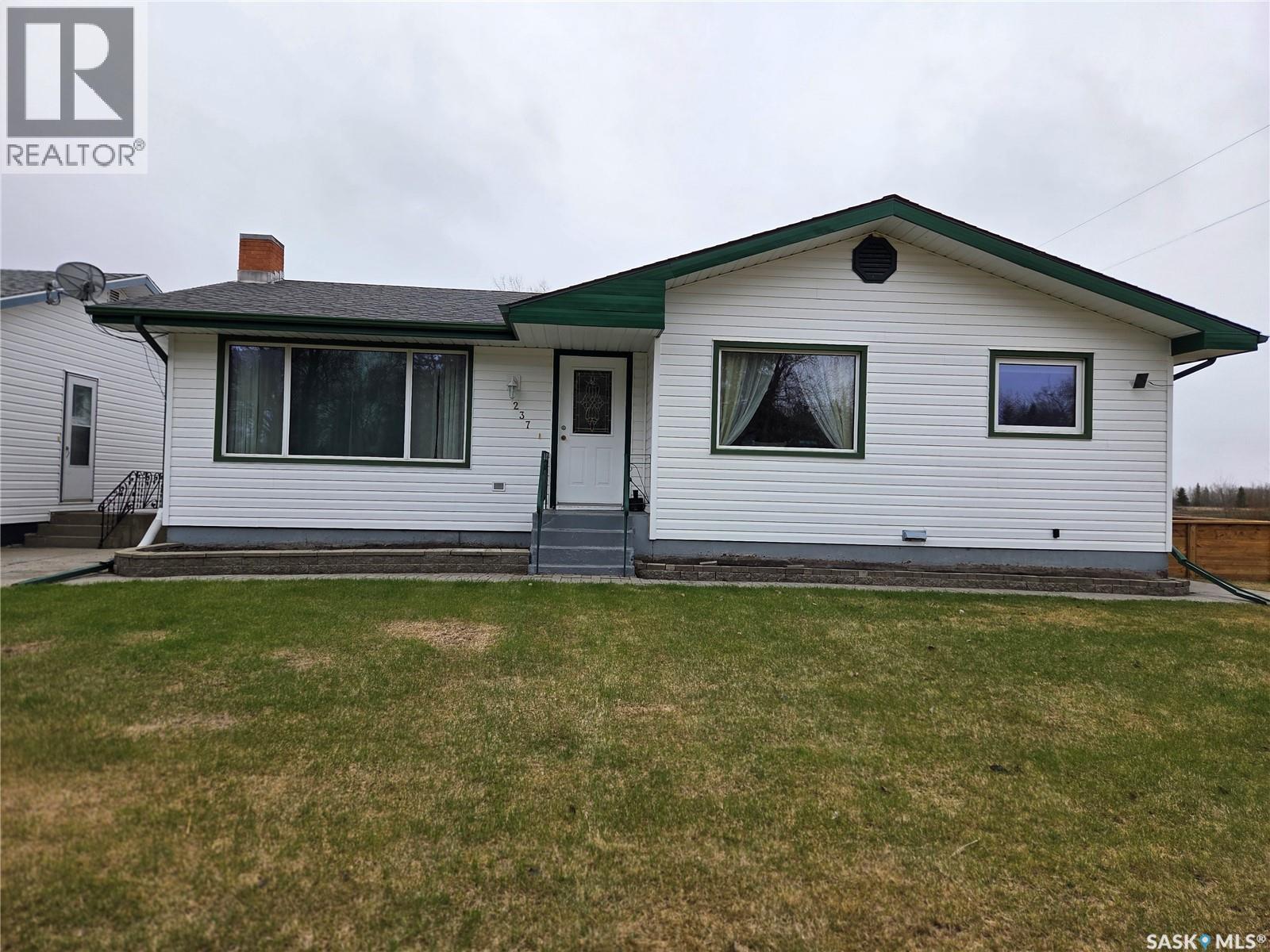 237 3rd STREET NW, Wadena, Saskatchewan