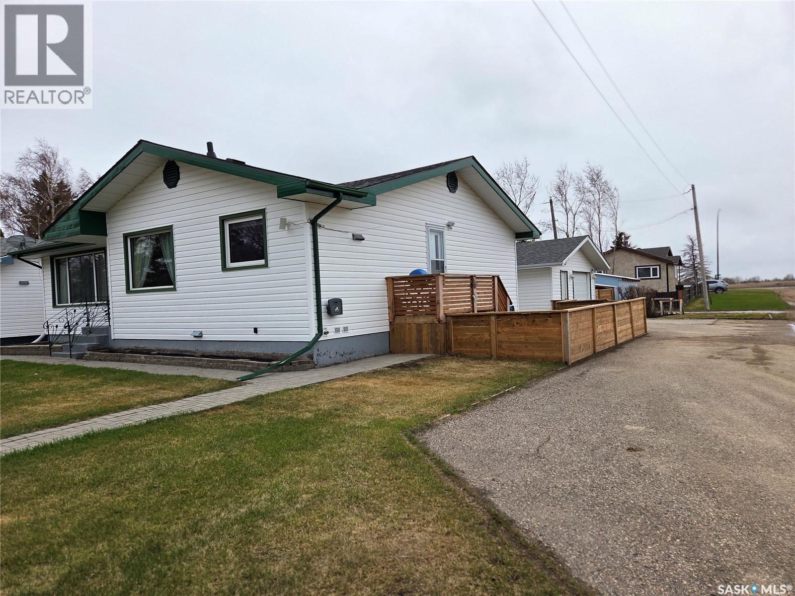 237 3rd Street Nw, Wadena, Saskatchewan  S0A 4J0 - Photo 3 - SK036238
