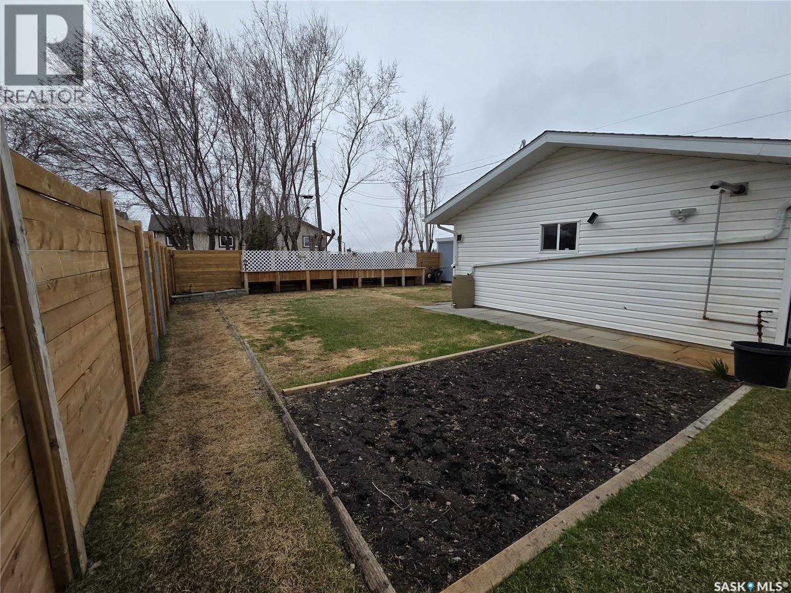 237 3rd Street Nw, Wadena, Saskatchewan  S0A 4J0 - Photo 43 - SK036238