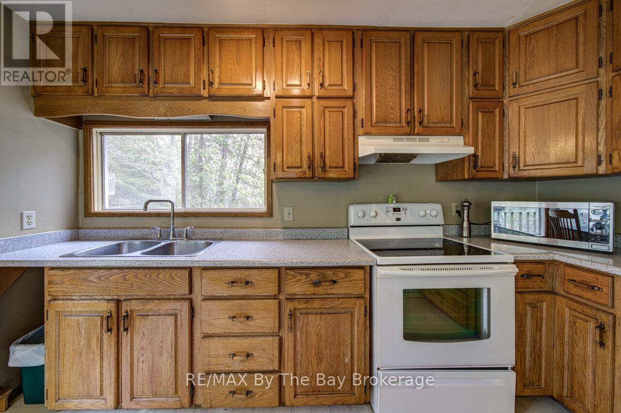 8308 County Road 9, Clearview, Ontario L0M 1G0 - Photo 18 - S13111156