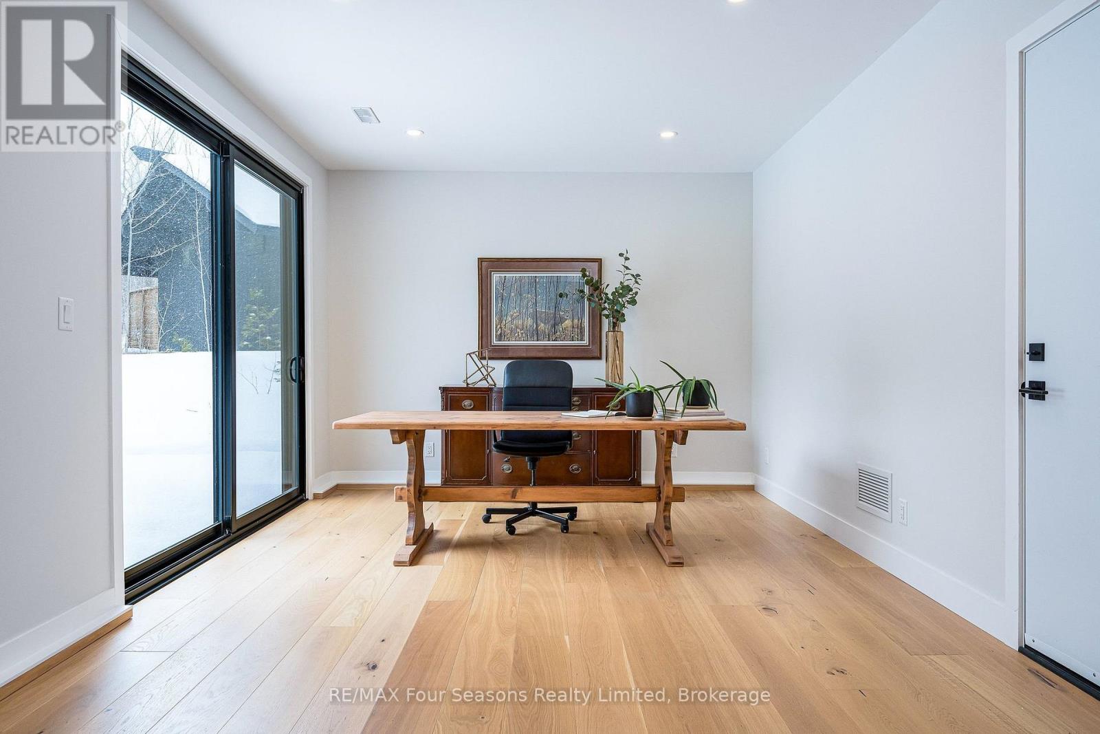 131 Chamonix Crescent, Blue Mountains, Ontario  L9Y 0S7 - Photo 7 - X12804762