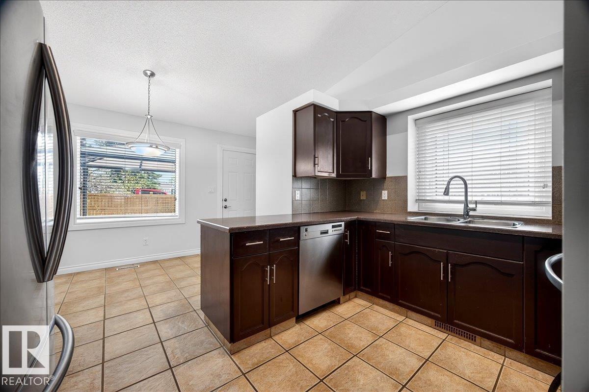 3671 33 St Nw, Edmonton, Alberta  T6T 1G2 - Photo 9 - E4488437