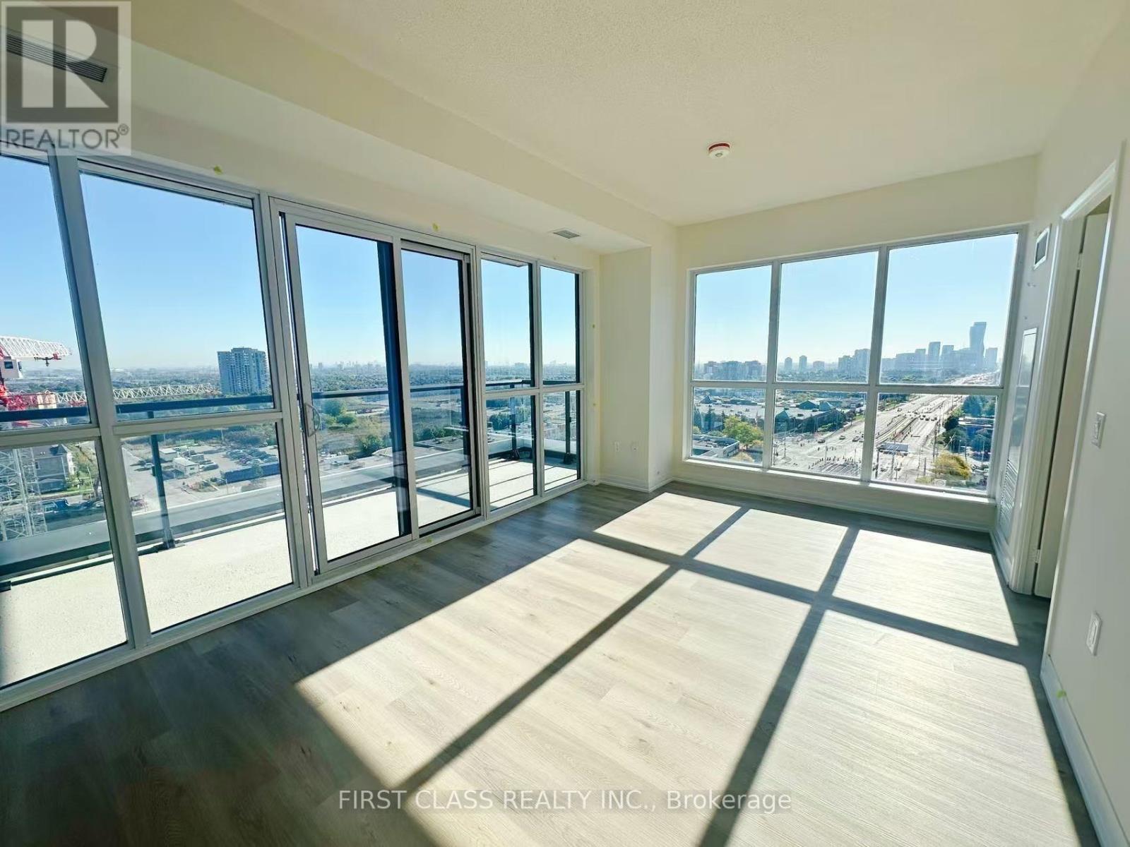 1201 - 15 Watergarden Drive, Mississauga, Ontario  L5R 1B2 - Photo 2 - W13140658
