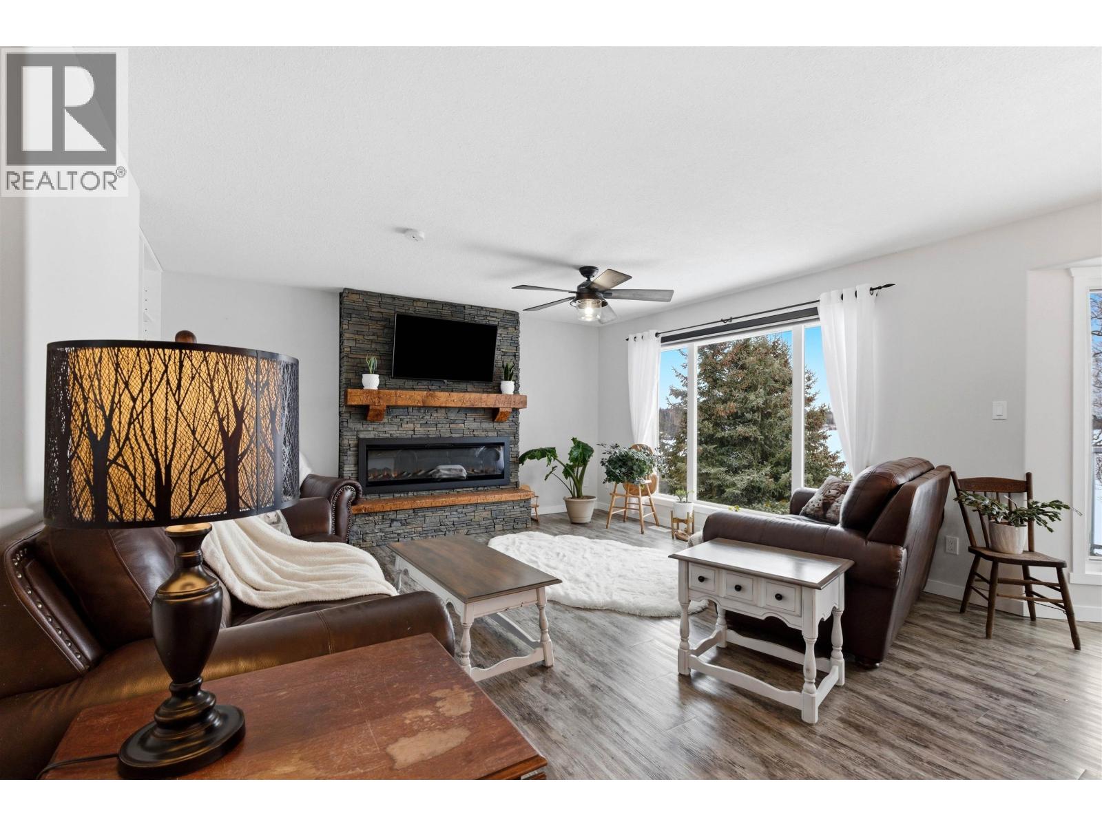 2448 Clara Road, 150 Mile House, British Columbia  V0K 2G0 - Photo 10 - R3097640