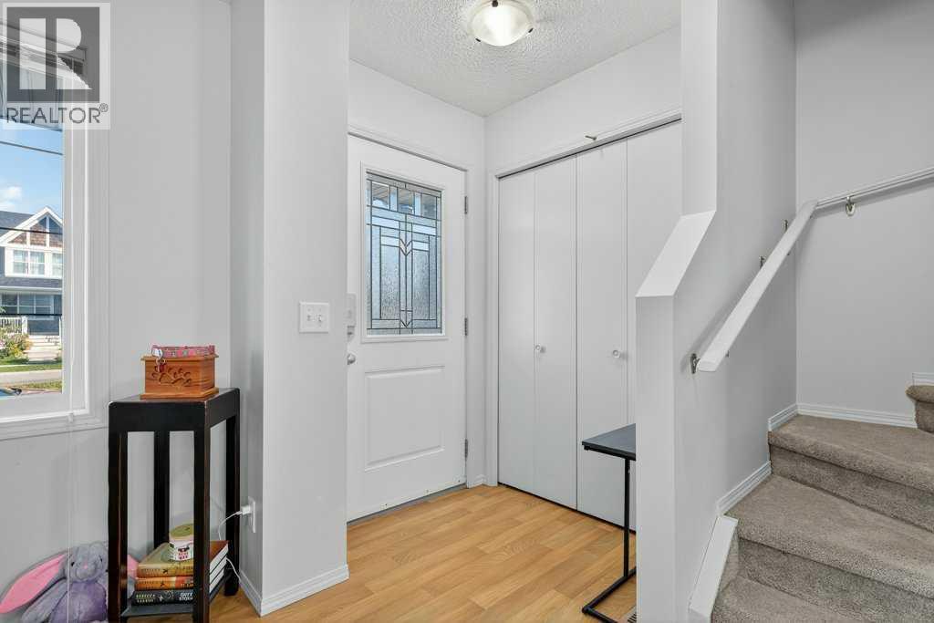 243 Redstone Drive NE, Calgary, Alberta  T3N 0N4 - Photo 4 - A2297708