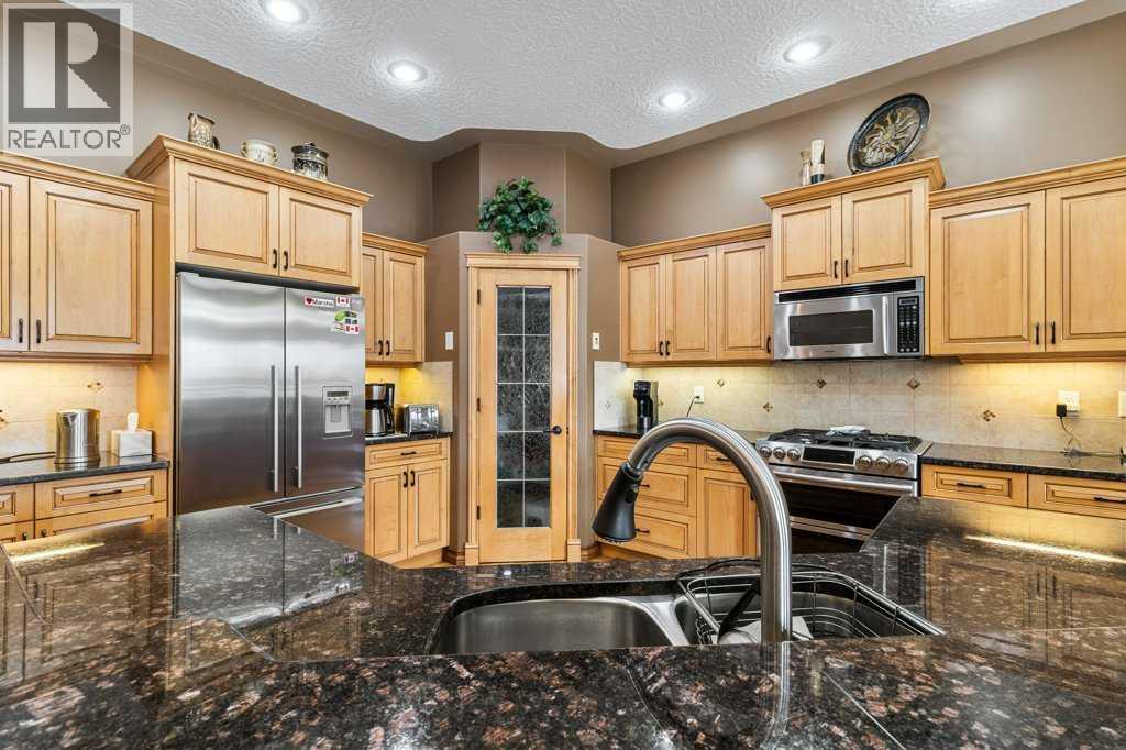 40 Oakwood Close, Red Deer, Alberta  T4P 0C5 - Photo 5 - A2309439