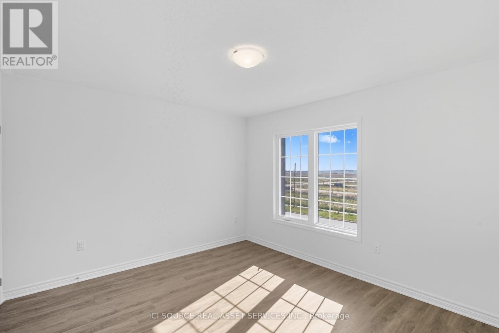 16 Pearen Lane, Barrie, Ontario  L9J 0Z6 - Photo 15 - S12949262