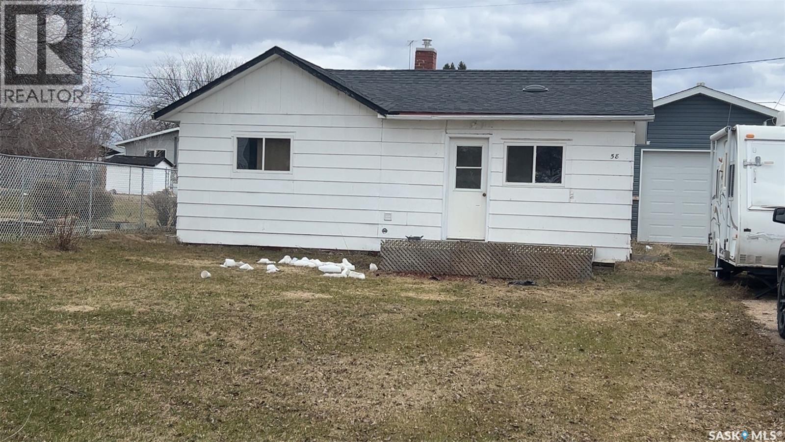 58 5th Street Se, Preeceville, Saskatchewan  S0A 3B0 - Photo 2 - SK035512