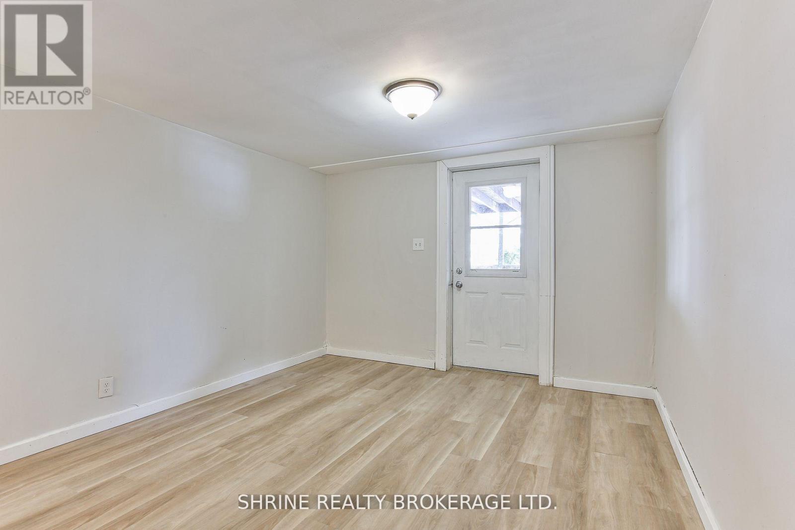 1 - 13 Sterling Street, London East, Ontario  N5Y 1Y4 - Photo 2 - X13140694