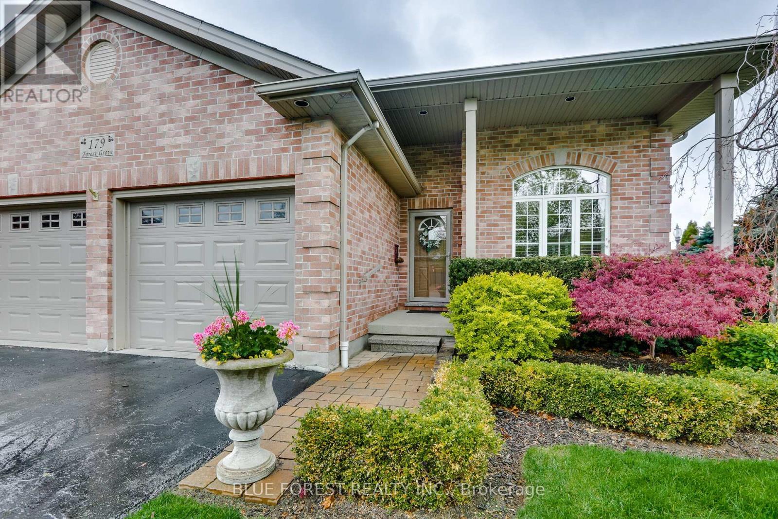 179 Forest Grove Crescent, Thames Centre, Ontario  N0L 1G3 - Photo 3 - X13140702