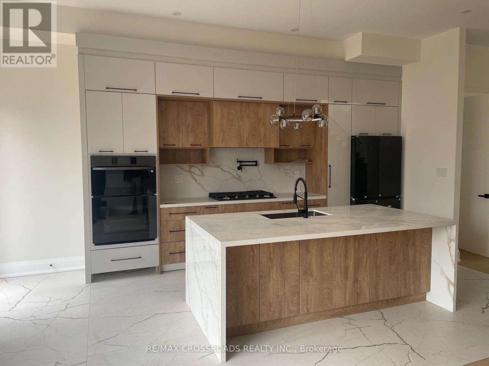790 B Midland Avenue, Toronto, Ontario  M1K 4E7 - Photo 8 - E13140726