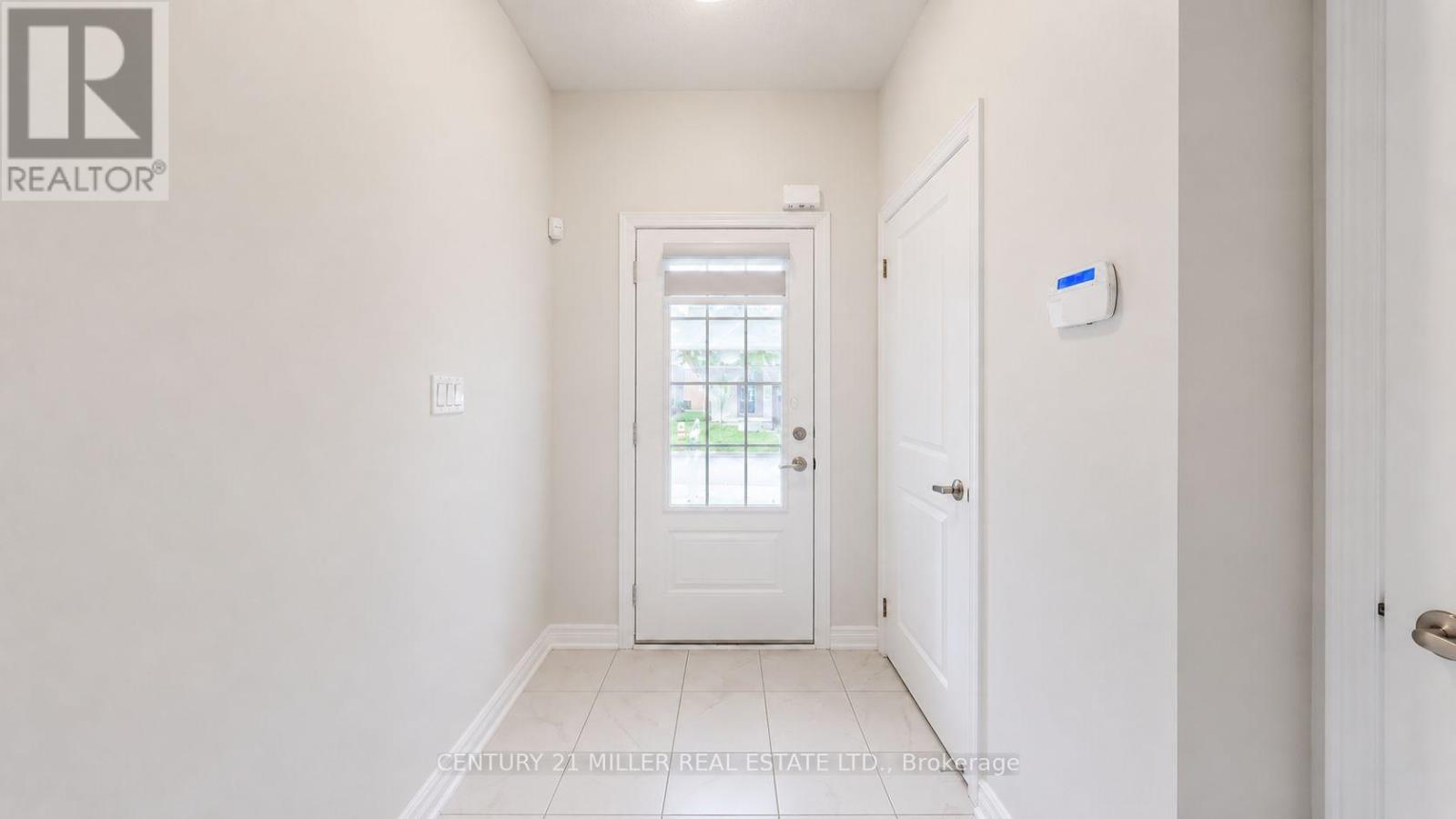 10 Linden Park Lane, Hamilton, Ontario  L9A 1Y1 - Photo 2 - X13114828
