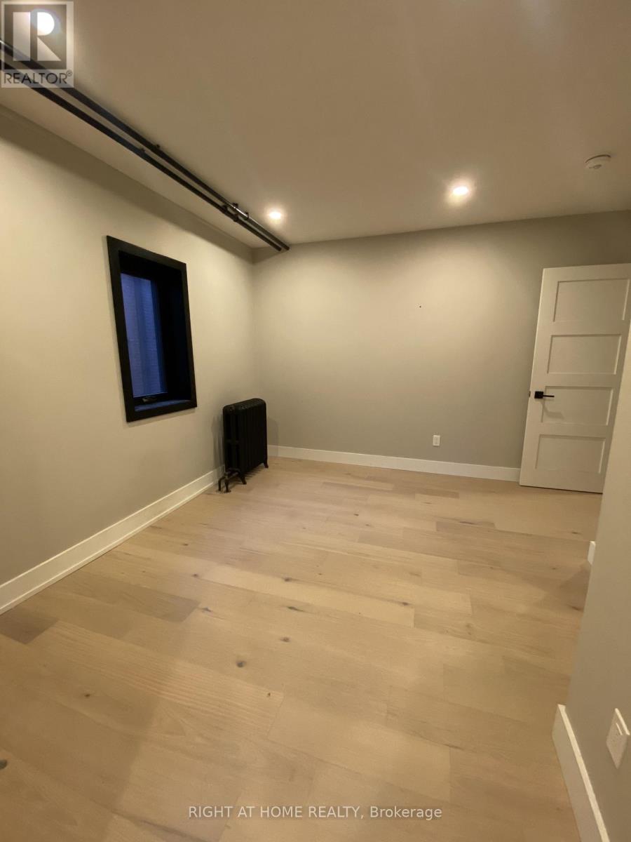 1 - 363 Parkside Drive, Toronto, Ontario  M6R 2Z5 - Photo 5 - W13140728