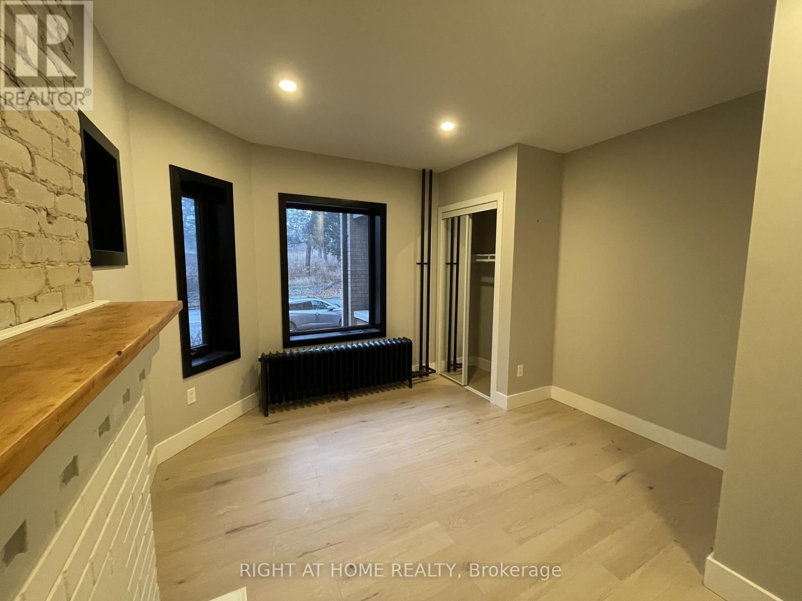 1 - 363 Parkside Drive, Toronto, Ontario  M6R 2Z5 - Photo 6 - W13140728